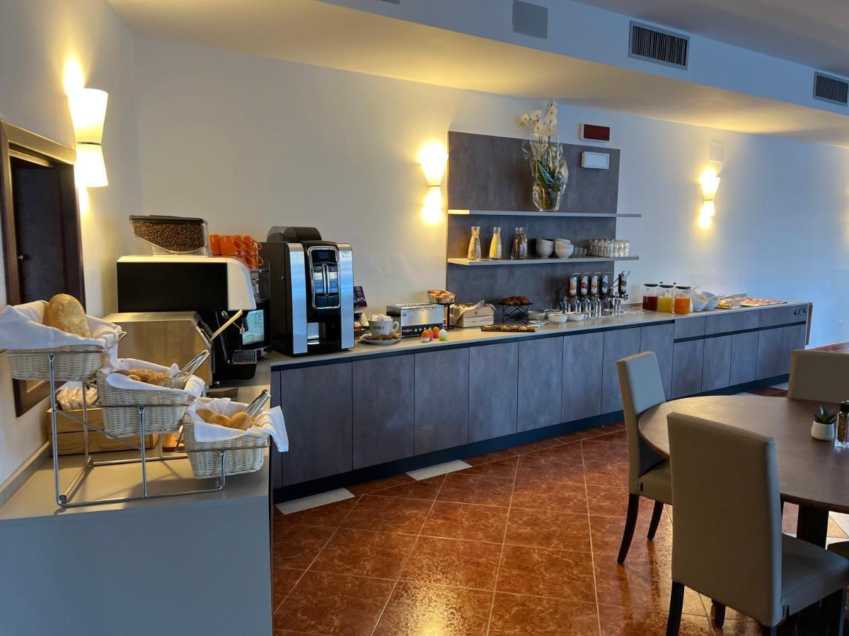 Wind Hotel Malcesine Exterior foto
